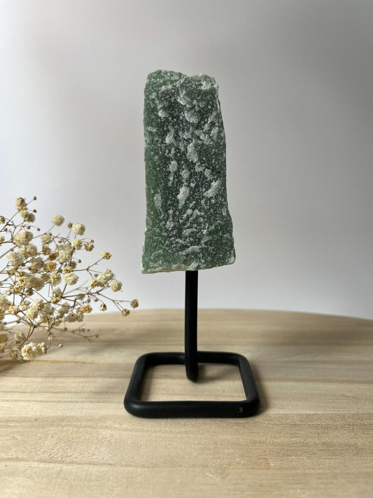 Groene Kwarts Ruw op Standaard
