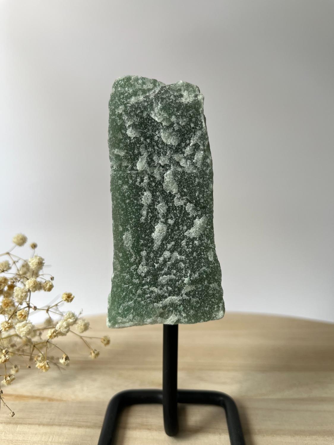 Groene Kwarts Ruw op Standaard